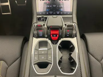 LAMBORGHINI Urus 4.0 V8 PHEV SE CARBON PANORAMA 23