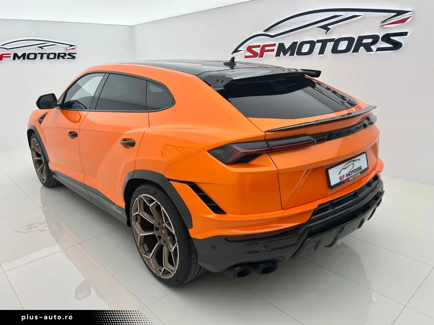 LAMBORGHINI Urus PERFORMANTE FULL CARBON AKRAPOVIC