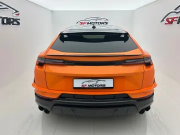 LAMBORGHINI Urus PERFORMANTE FULL CARBON AKRAPOVIC