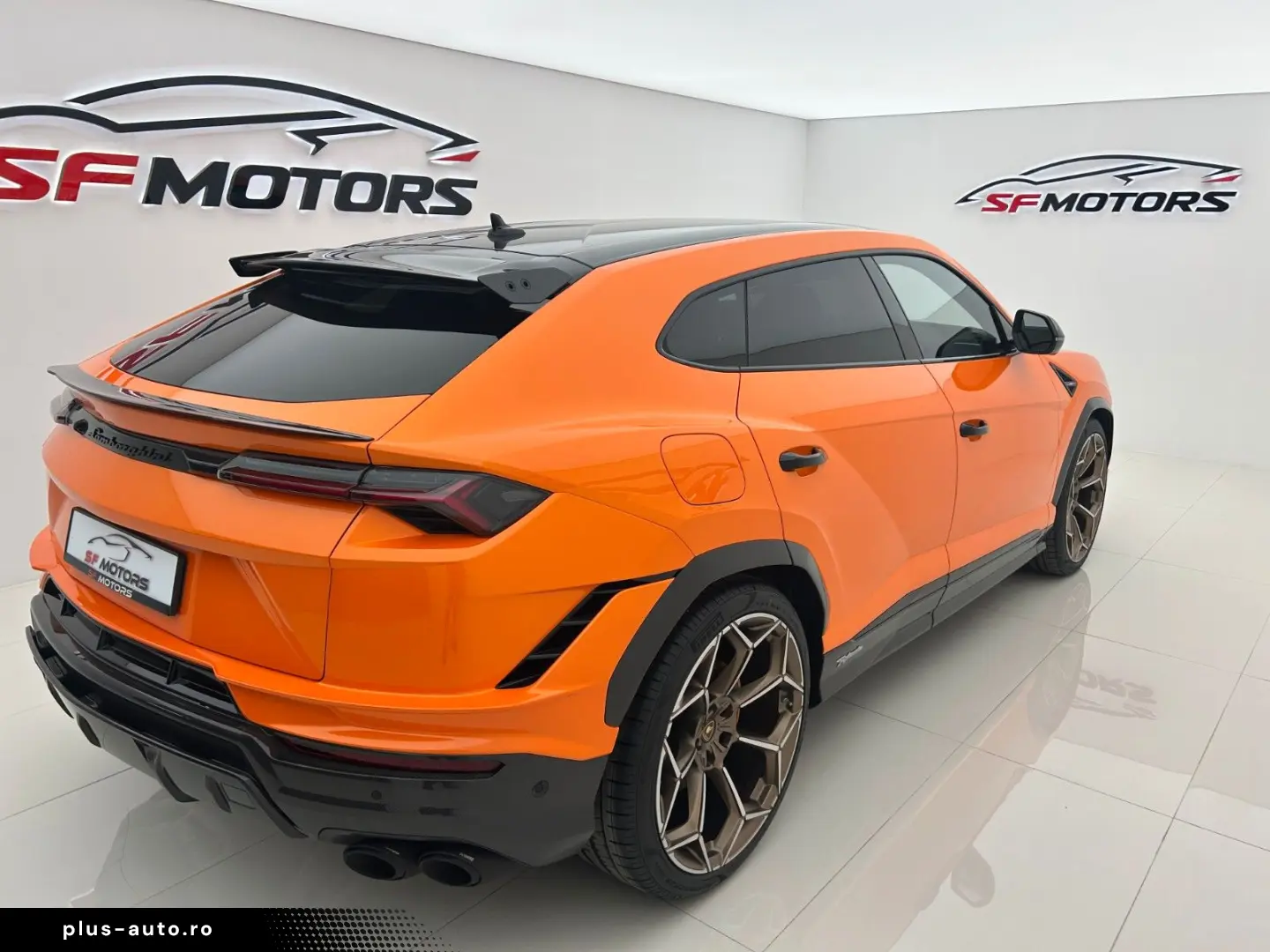 LAMBORGHINI Urus PERFORMANTE FULL CARBON AKRAPOVIC