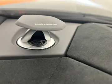 LAMBORGHINI Urus PERFORMANTE FULL CARBON AKRAPOVIC