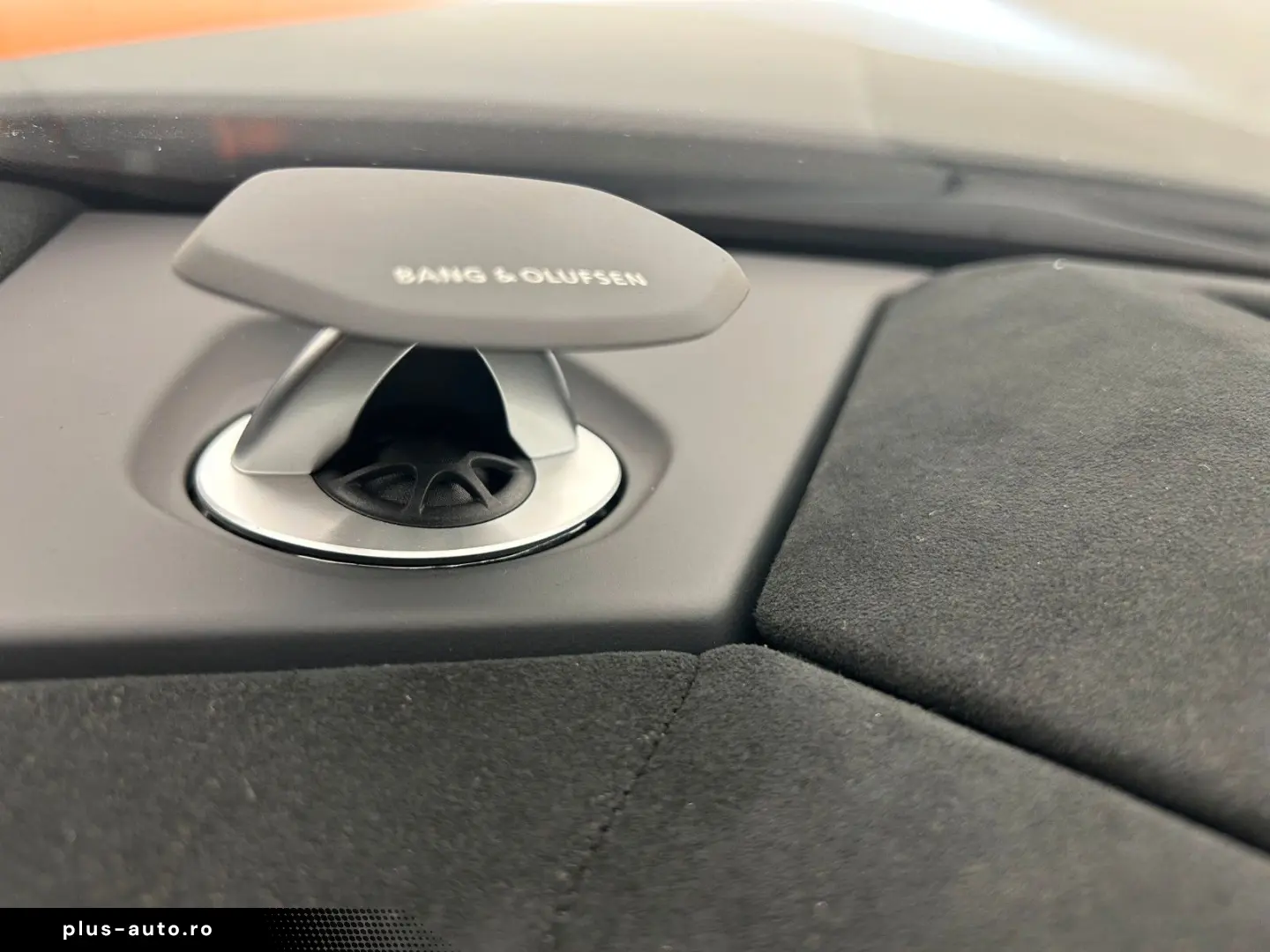 LAMBORGHINI Urus PERFORMANTE FULL CARBON AKRAPOVIC