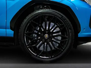 LAMBORGHINI Urus SE MY2025