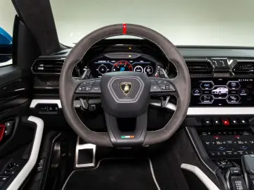 LAMBORGHINI Urus SE MY2025