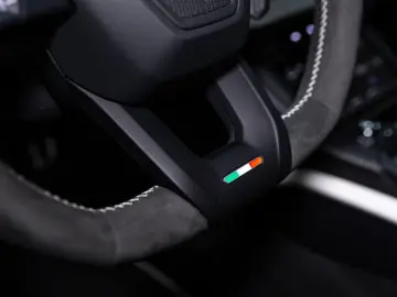 LAMBORGHINI Urus SE MY2025