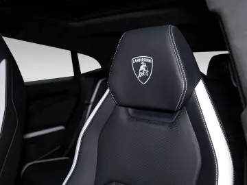LAMBORGHINI Urus SE MY2025