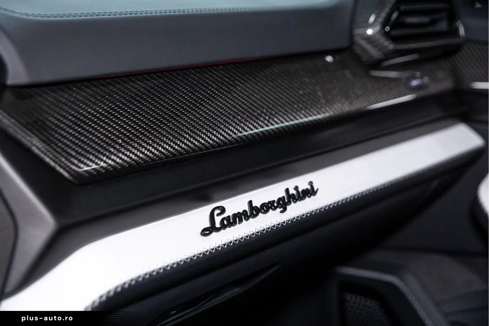 LAMBORGHINI Urus SE MY2025