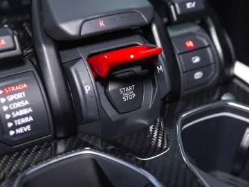 LAMBORGHINI Urus SE MY2025