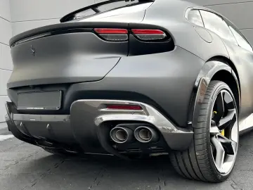 FERRARI Purosangue