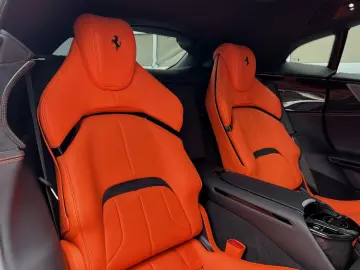 FERRARI Purosangue