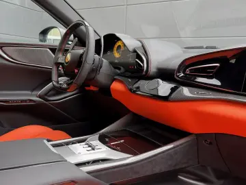 FERRARI Purosangue