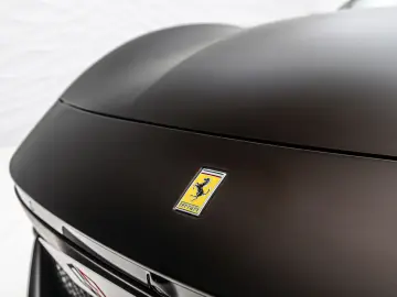 FERRARI Purosangue Tailor Made Carbon Massage Seats