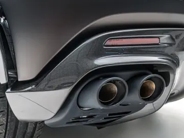 FERRARI Purosangue Tailor Made Carbon Massage Seats