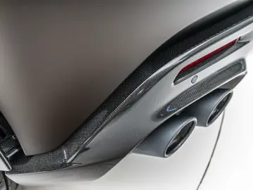 FERRARI Purosangue Tailor Made Carbon Massage Seats