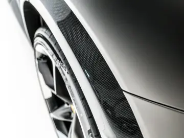 FERRARI Purosangue Tailor Made Carbon Massage Seats