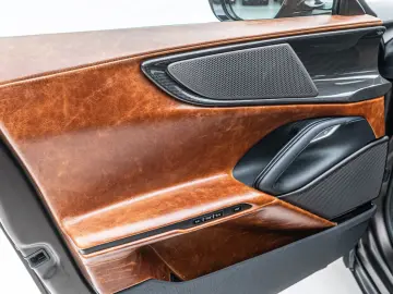 FERRARI Purosangue Tailor Made Carbon Massage Seats