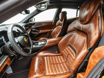 FERRARI Purosangue Tailor Made Carbon Massage Seats