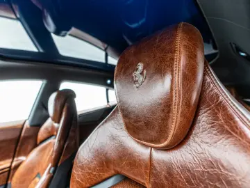 FERRARI Purosangue Tailor Made Carbon Massage Seats
