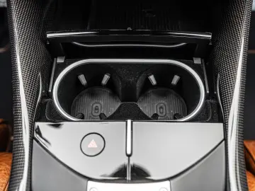 FERRARI Purosangue Tailor Made Carbon Massage Seats