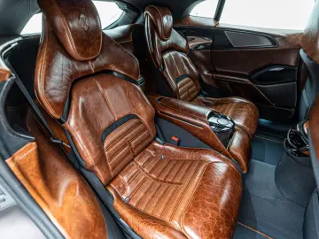 FERRARI Purosangue Tailor Made Carbon Massage Seats