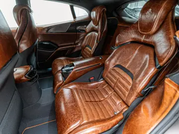FERRARI Purosangue Tailor Made Carbon Massage Seats