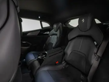 FERRARI Purosangue