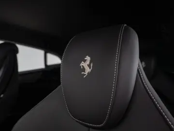 FERRARI Purosangue