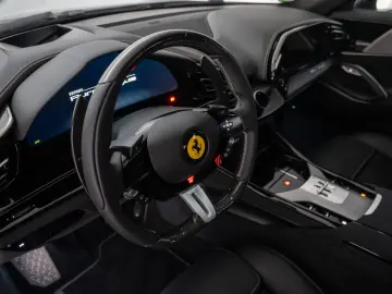 FERRARI Purosangue