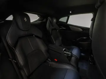 FERRARI Purosangue
