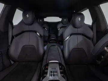 FERRARI Purosangue