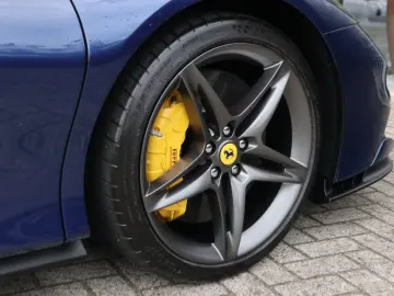 FERRARI SF90 Stradale 4.0 V8   Blu Tour de France  Carbo
