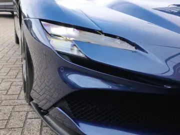 FERRARI SF90 Stradale 4.0 V8   Blu Tour de France  Carbo