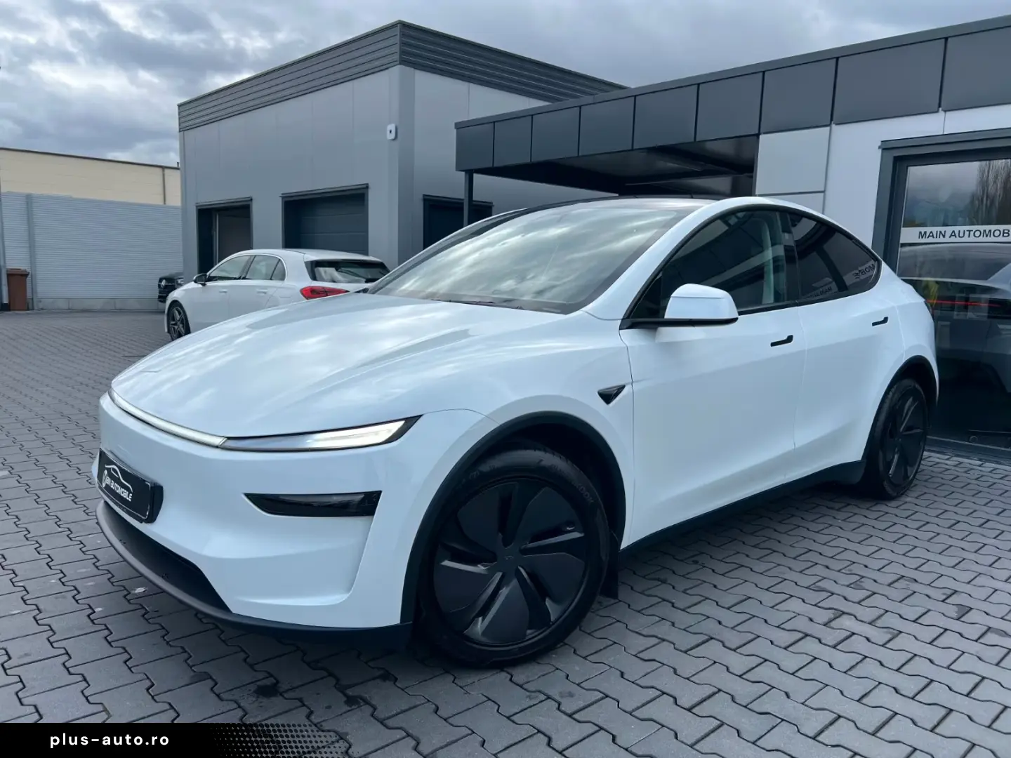 Tesla Model Y SR Juniper Premium 1.Hand