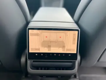 Tesla Model Y SR Juniper Premium 1.Hand