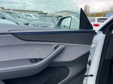 Tesla Model Y SR Juniper Premium 1.Hand