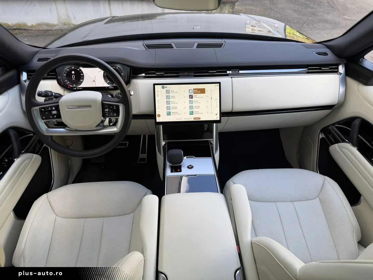 LAND ROVER Range Rover D 300 SE SWB LED Pano FondTV Sitzbe.