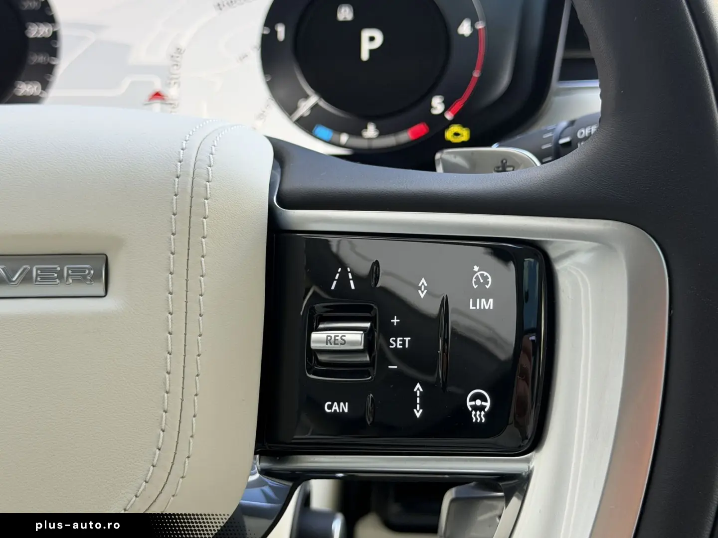 LAND ROVER Range Rover D 300 SE SWB LED Pano FondTV Sitzbe.