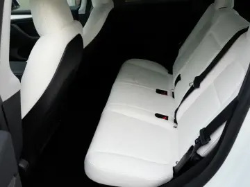 TESLA Model Y RWD  AHK  Autopilot3  Premiumsoundsystem