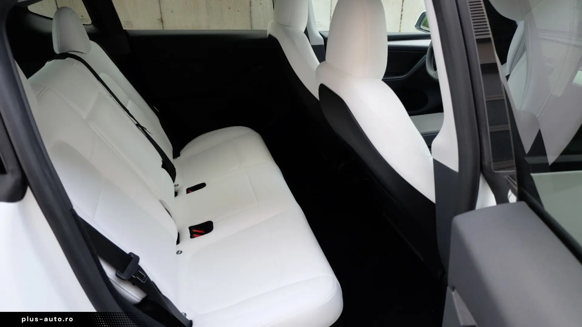 TESLA Model Y RWD  AHK  Autopilot3  Premiumsoundsystem