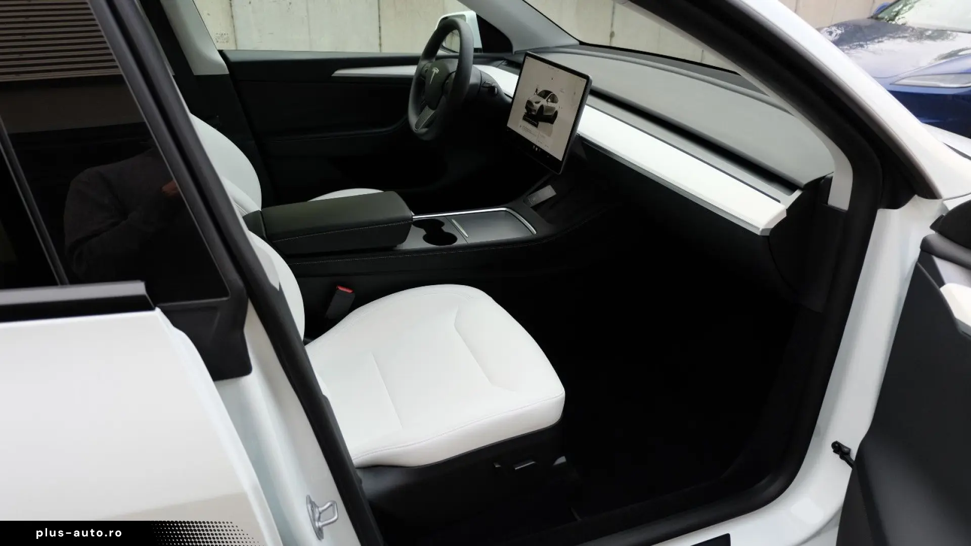 TESLA Model Y RWD  AHK  Autopilot3  Premiumsoundsystem