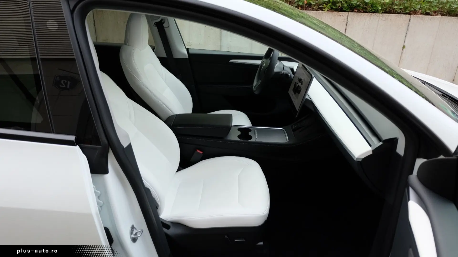 TESLA Model Y RWD  AHK  Autopilot3  Premiumsoundsystem