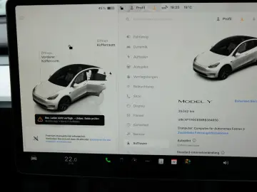 TESLA Model Y RWD  AHK  Autopilot3  Premiumsoundsystem