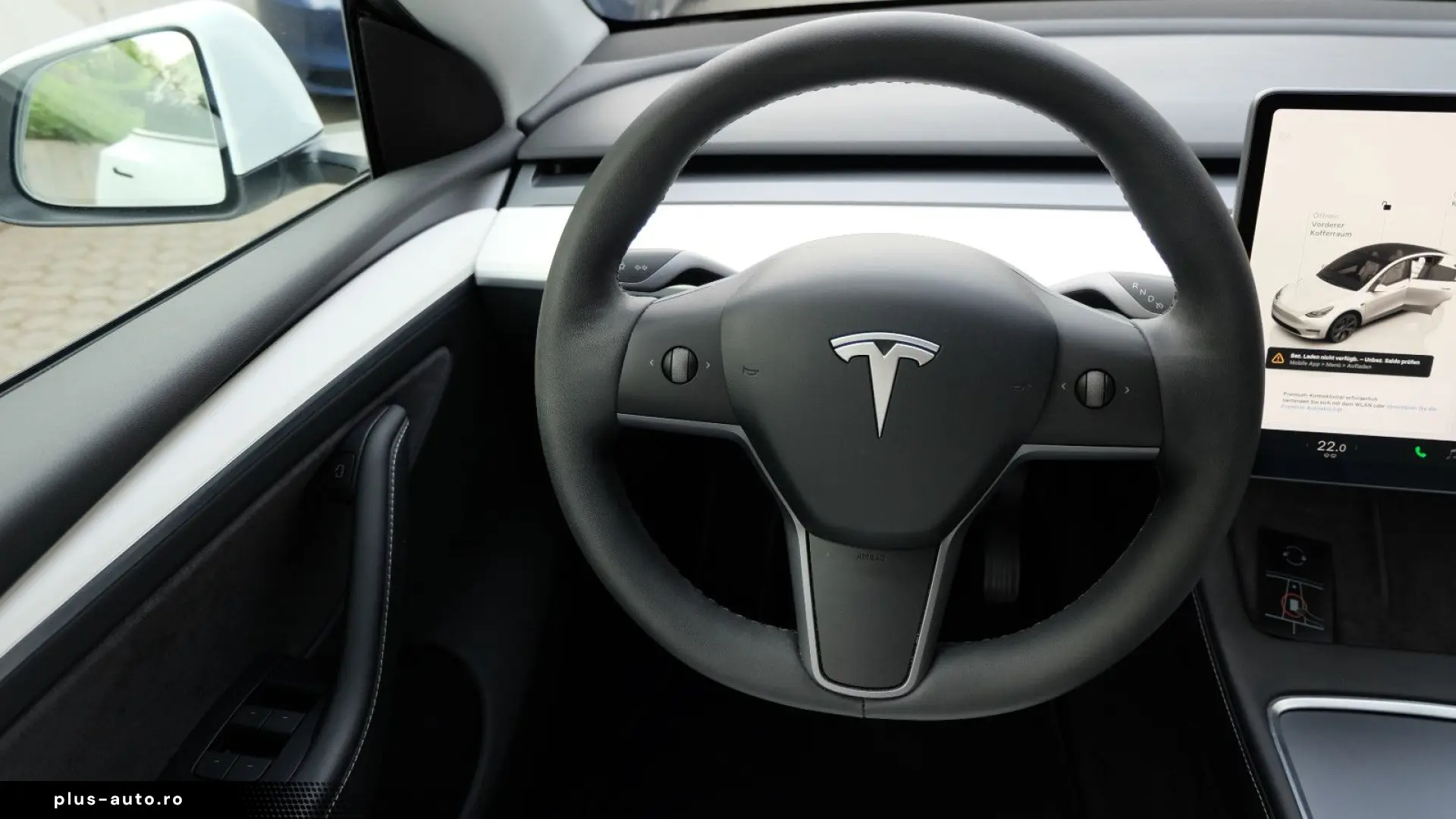 TESLA Model Y RWD  AHK  Autopilot3  Premiumsoundsystem