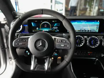 MERCEDES-BENZ CLA 45 S AMG Shooting