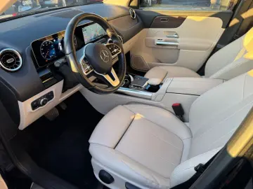 MERCEDES-BENZ GLA 200 d 4Matic Progressive  LEDER AHK