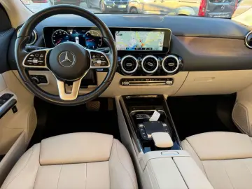 MERCEDES-BENZ GLA 200 d 4Matic Progressive  LEDER AHK