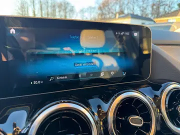 MERCEDES-BENZ GLA 200 d 4Matic Progressive  LEDER AHK