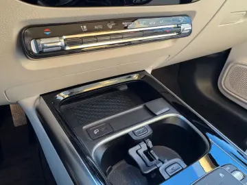 MERCEDES-BENZ GLA 200 d 4Matic Progressive  LEDER AHK