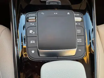 MERCEDES-BENZ GLA 200 d 4Matic Progressive  LEDER AHK