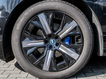 BMW iX xDrive40 Sportpaket AHK Standheiz. Driv.Ass.P